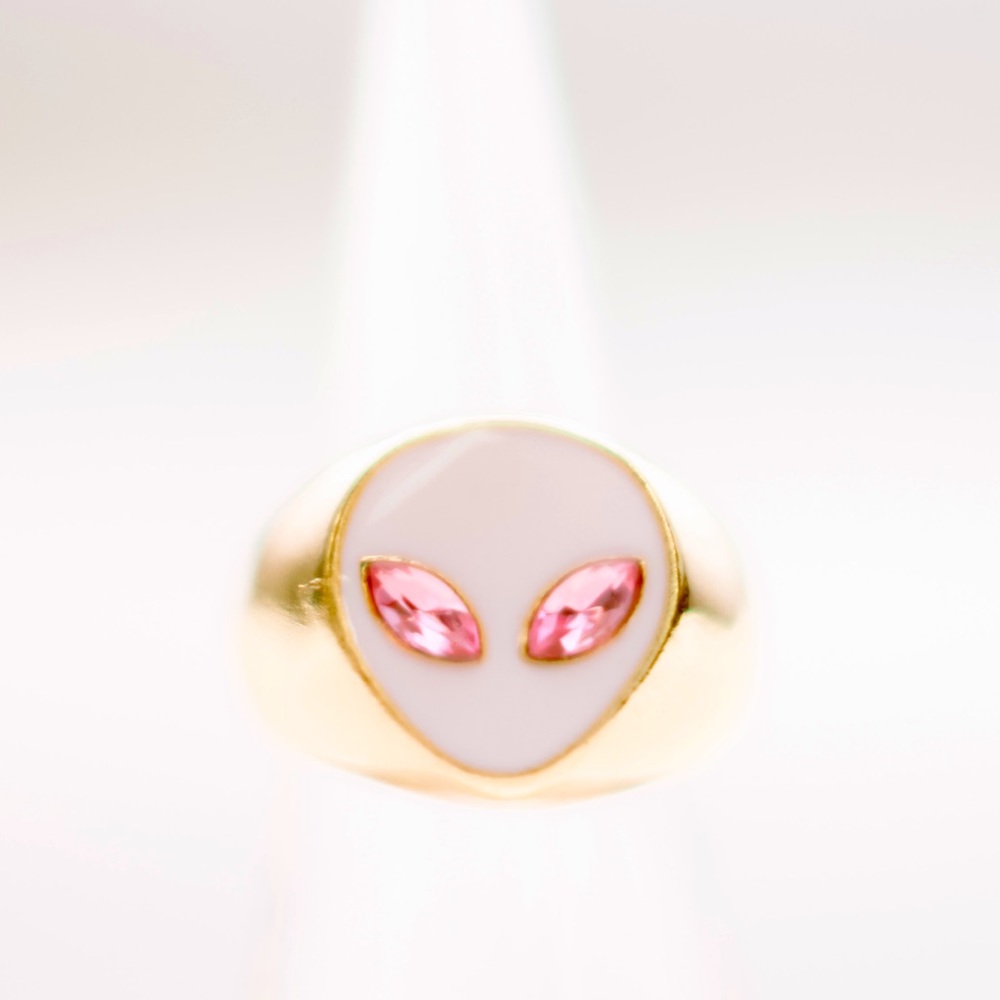 gold/white alien ring